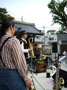 お寺でJAZZ_f0042307_12292221.jpg
