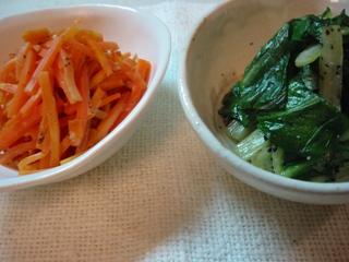 赤と緑の野菜のおかず_d0141221_20225097.jpg