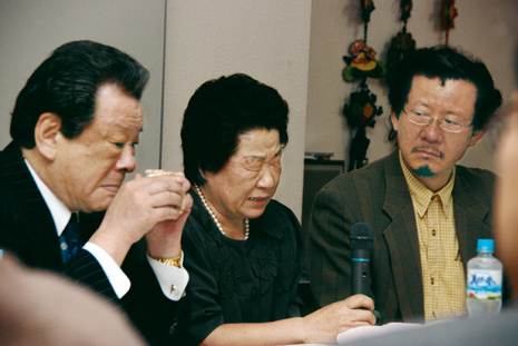 大阪の証言「虐殺の島で生き残った」_e0049842_1124296.jpg