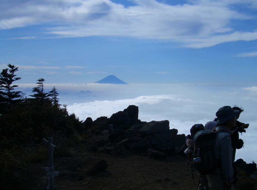 夜行日帰りの山（１２）　権現岳（八ヶ岳）_f0161757_22271876.jpg