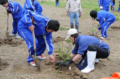 植樹祭を行いました（5月15日）_f0159390_10414036.jpg