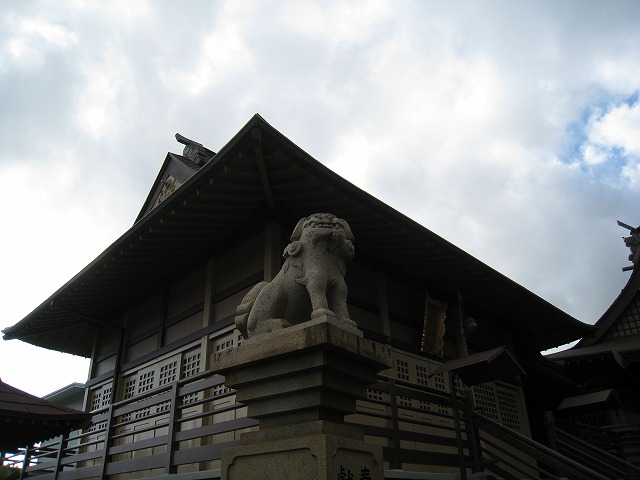 ハワイの神社でハワイのお守りを買う_f0174198_2005627.jpg