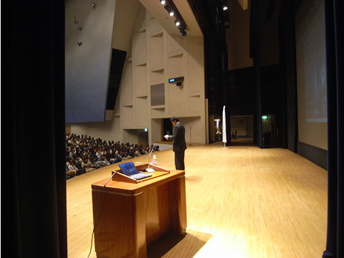 女子 記念 講堂 見 昭和 大学 人