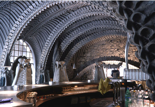 The Skeleton Bar :: Museum - BAR - HR Giger_f0089299_2373236.jpg