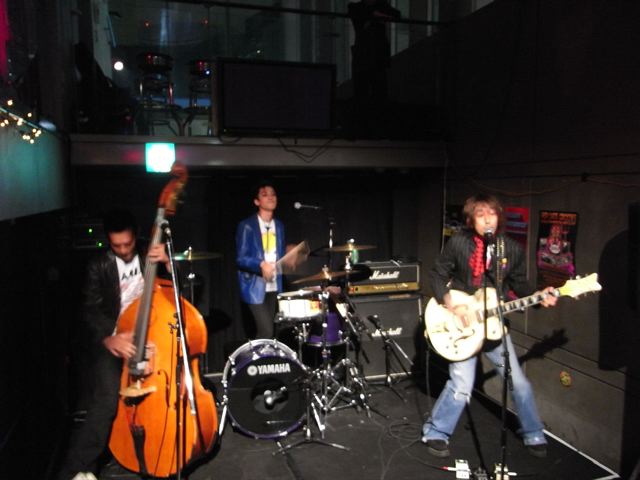 d0075828_1230240.jpg