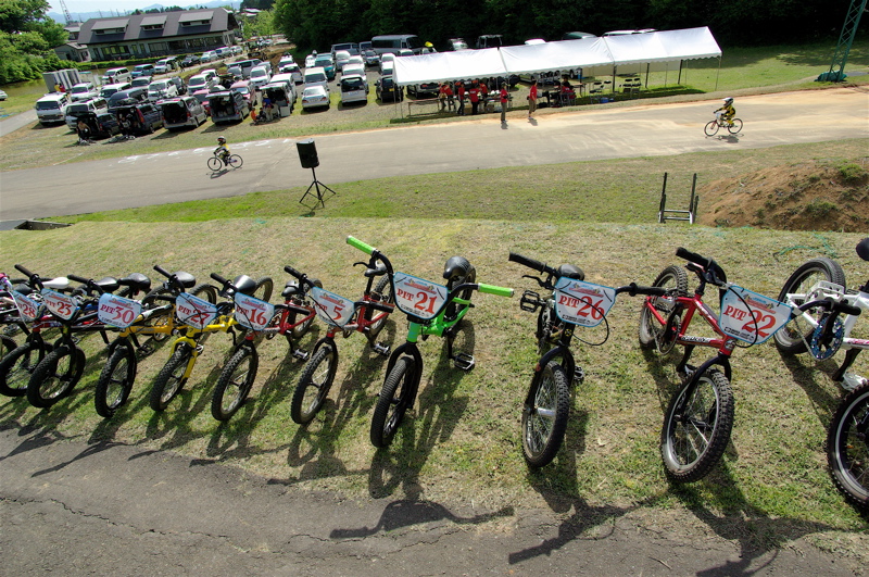 プロジェクト１６VOL91２００８中越チャレンジに集まったPITBIKE達..._b0065730_1314645.jpg