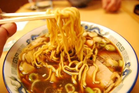 喜八の富山ブラックラーメン_f0116350_2222359.jpg