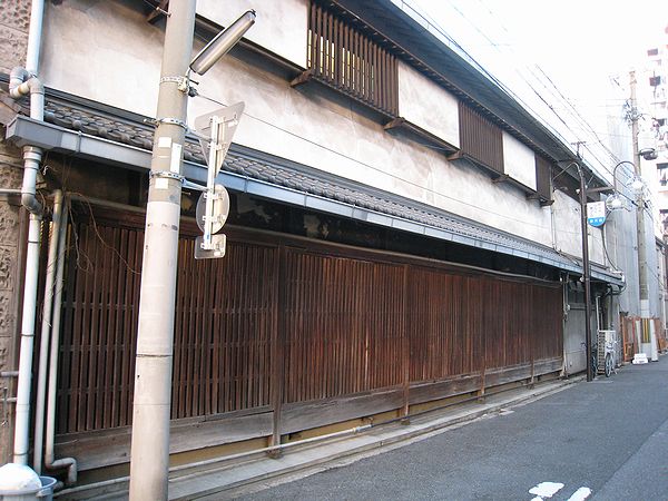 飛田新地の遊郭建築群_f0139570_3542636.jpg
