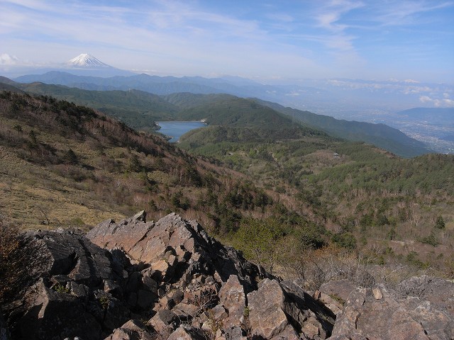 ５月２６日、大菩薩嶺と大蔵高丸に登る_f0138096_1655568.jpg