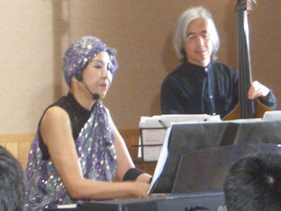 ローラ浅田さんジャズコンサートinちこり村_d0063218_23142815.jpg