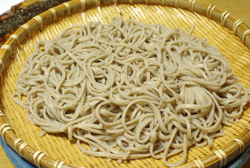 ざるそばと鰻とアルゼンチンワイン_c0136330_1674942.jpg