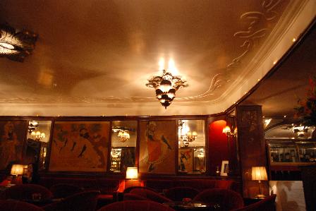 Maxim\'s de ParisのBar room_f0116350_2173145.jpg