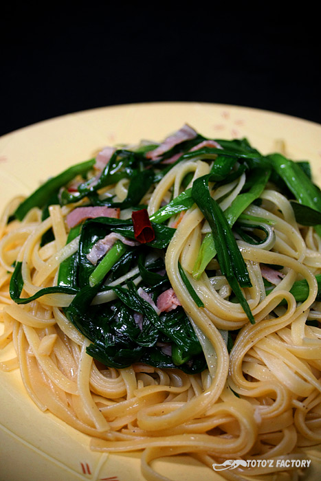 ニラのパスタ_a0034287_21193289.jpg