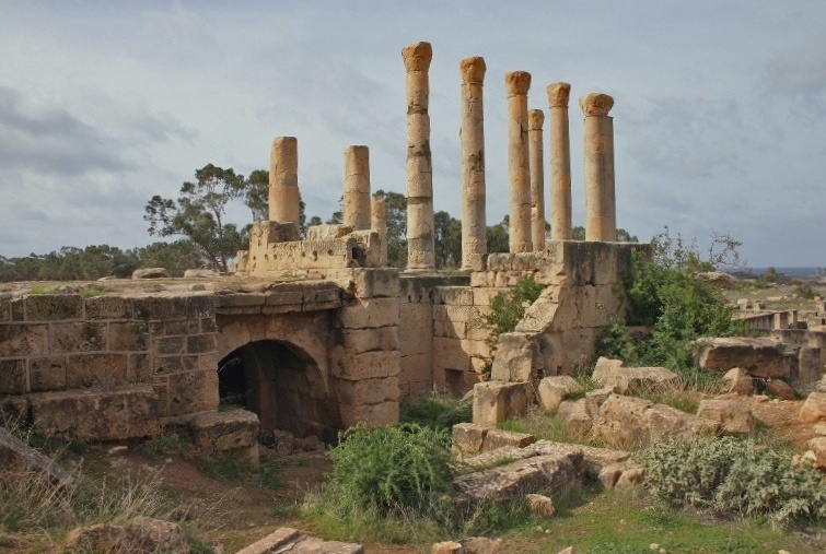 ローマ帝国遺跡５　リビア②　アポロン遺跡とトレマイヤの遺跡　　_e0108650_19403780.jpg