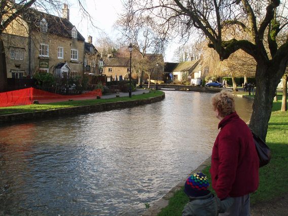 コッツウォルズ(Bourton-on-the-Water)_d0148729_14474920.jpg