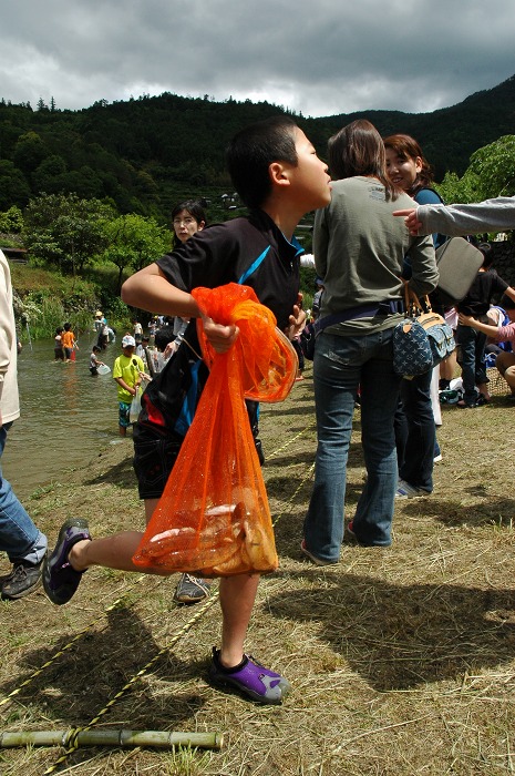 神山温泉祭り　１_f0032753_20553227.jpg