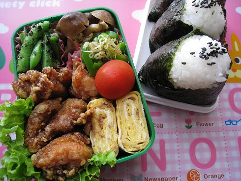 6月4日 鶏の唐揚げ おにぎり弁当 夫のおべんと日記 6月4日 鶏の唐揚げ おにぎり弁当 夫のおべんと日記