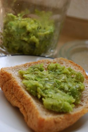 グリンピースページ 素材の風味が感じられるグリンピースペースト