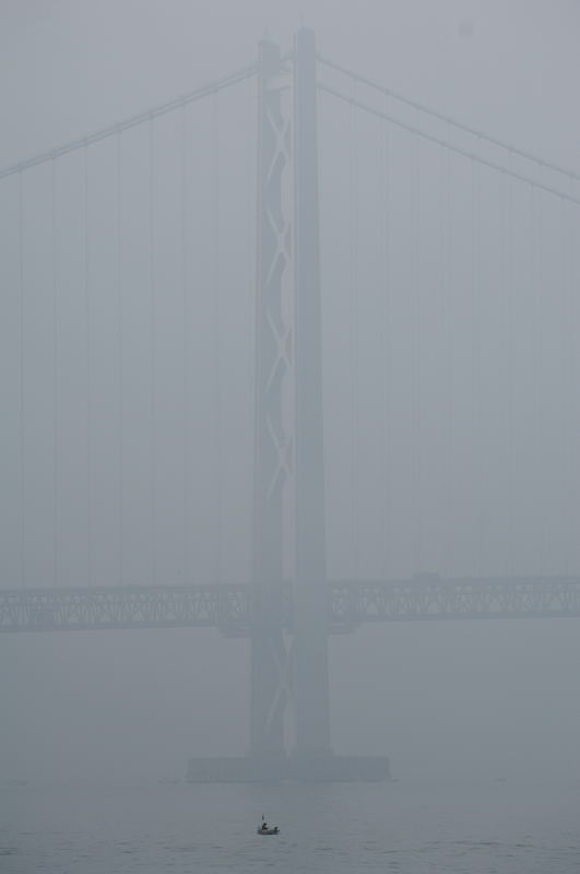 霧に霞む明石海峡_d0148541_23165812.jpg