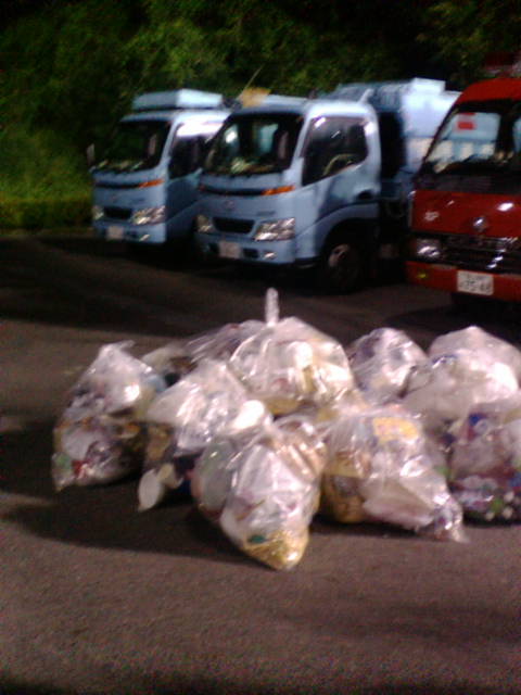 ゴミ対策はプロ野球開催にも必須_e0094315_0235356.jpg