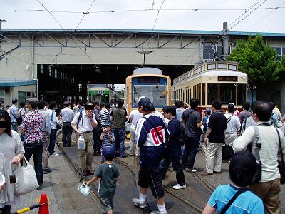 都電(路面電車の日)と日暮里・舎人ライナー_f0030574_084316.jpg