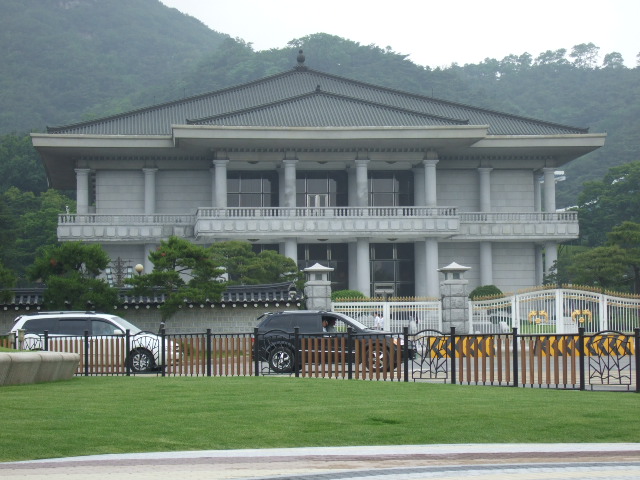 韓国旅行ー1(牛肉輸入反対デモ)_b0137932_2058478.jpg