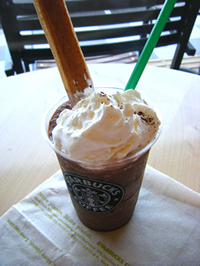 ダークモカフラペチーノ☆_b0012252_2252239.jpg