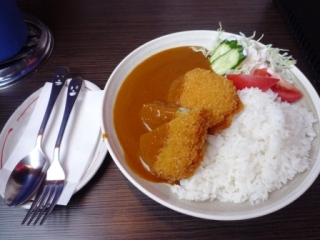 【　美味　】　メンチカツカレー_b0082459_1551424.jpg