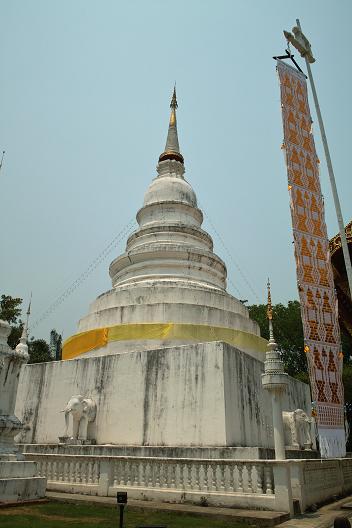#113 ワット・プラ・シン(วัดพระสิงห์) ~チェンマイ~_c0039685_12362789.jpg