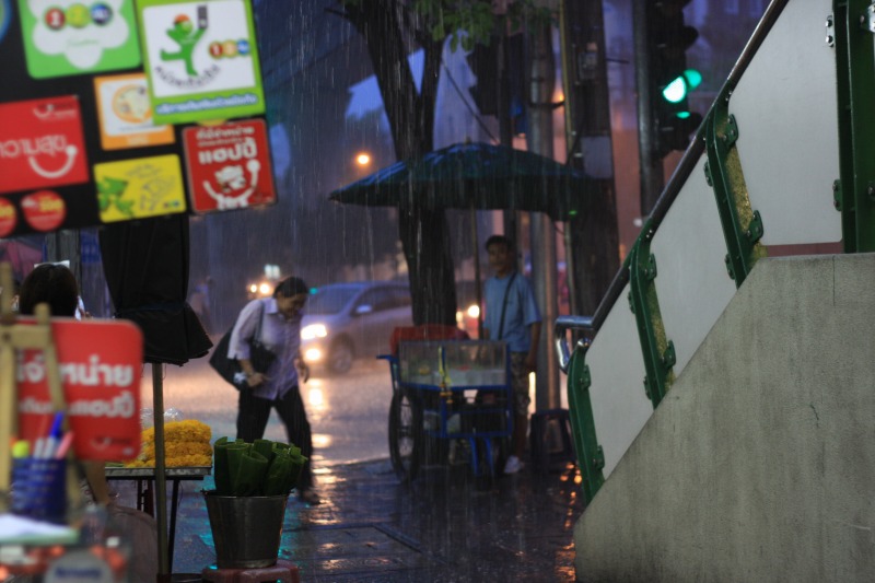 やまない雨_c0134569_2027517.jpg