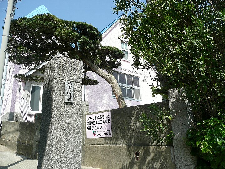 めぐみ幼稚園第１園舎（旧下関バプテスト教会）_c0094541_1728669.jpg