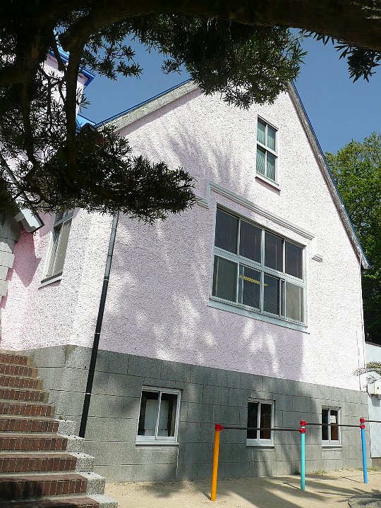 めぐみ幼稚園第１園舎（旧下関バプテスト教会）_c0094541_1730228.jpg