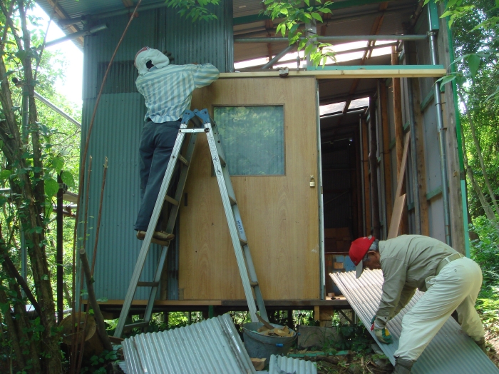 みさき里山クラブ定例活動日…パイプ小屋完成_c0108460_20231366.jpg