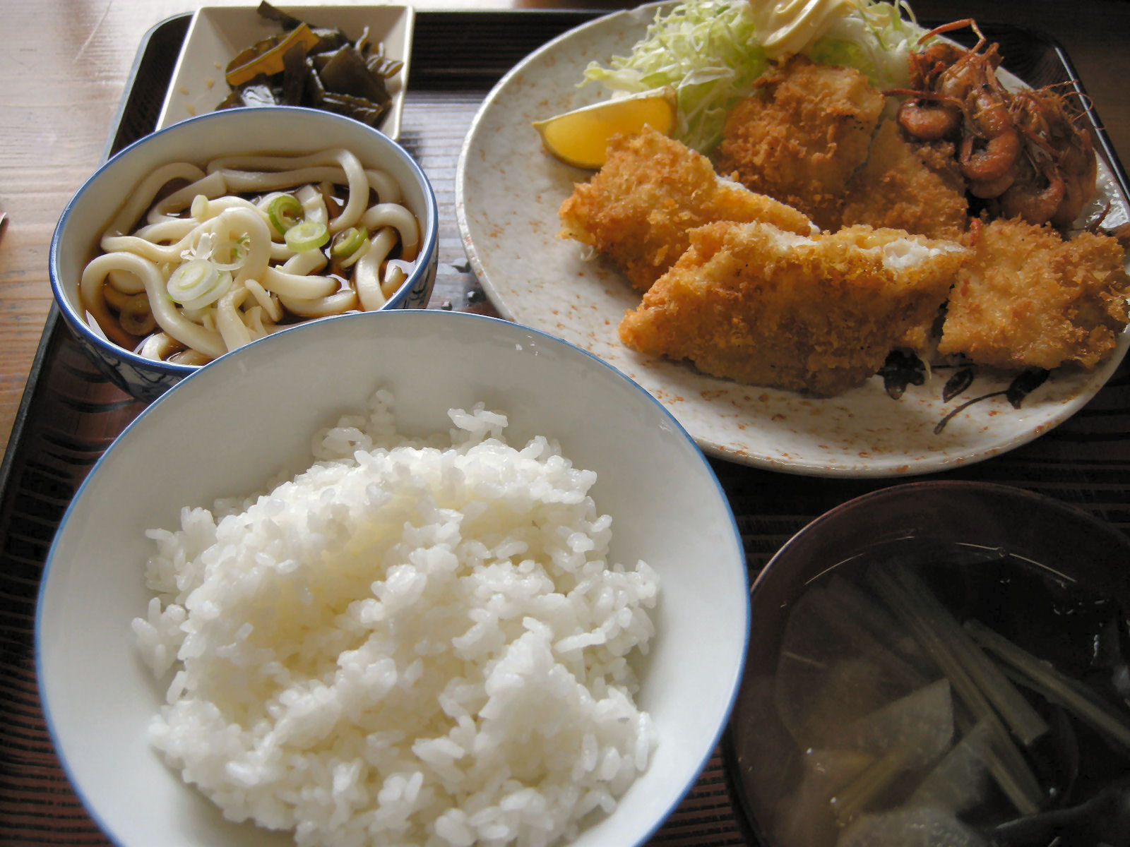 なまずフライ定食 飲食万歳