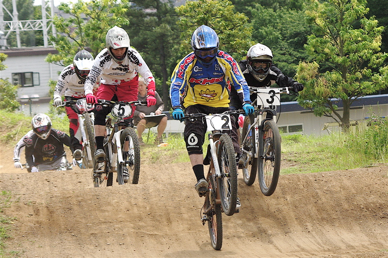2008JOSF緑山６月定期戦VOL3 ：MTBエリートクラス予選第１〜２ヒート_b0065730_12183589.jpg
