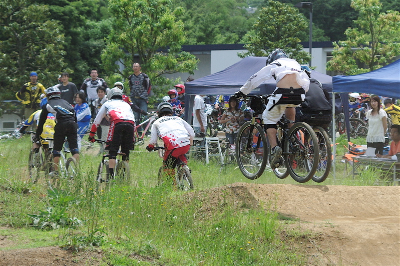 2008JOSF緑山６月定期戦VOL3 ：MTBエリートクラス予選第１〜２ヒート_b0065730_12215488.jpg