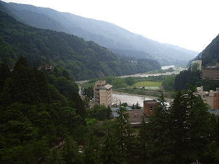 梅雨前の北陸路　（トロッコ電車で渓谷を行く）_c0135543_20345931.jpg