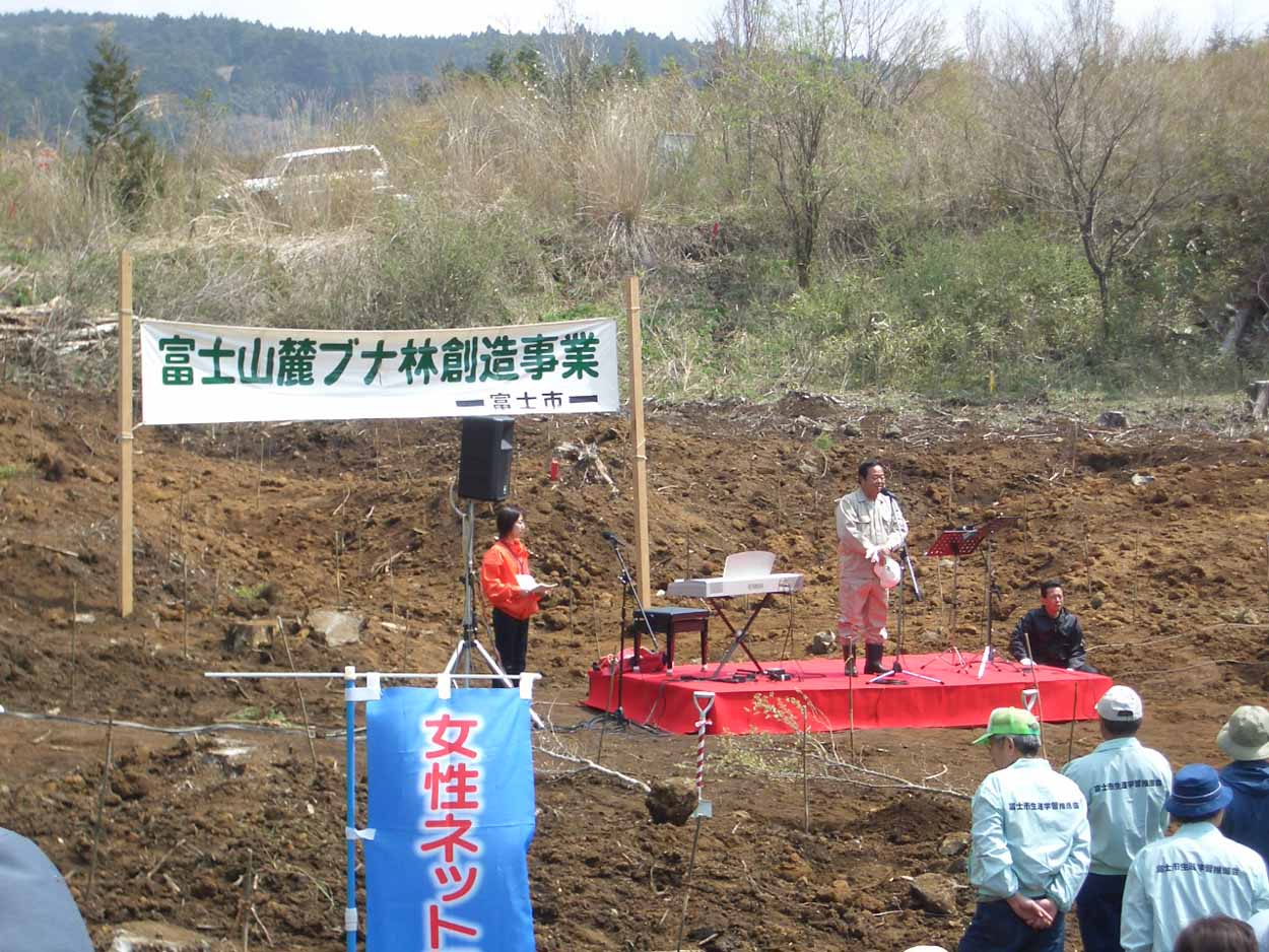 富士山麓は、さわやかな風が吹いています!_f0141310_2152191.jpg