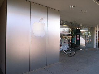 Apple store in La Jolla_d0038566_8362382.jpg