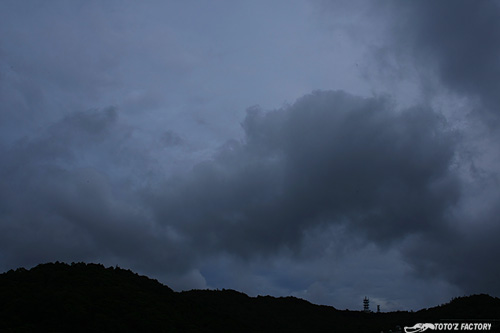 雨へ向かう空_a0034287_20201742.jpg