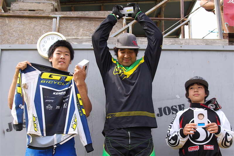 2008JOSF緑山６月定期戦VOL11：クルーザー、ミルキー６クラス決勝_b0065730_1733780.jpg