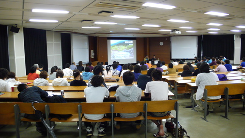 大学内トークショー_b0111346_2162988.jpg