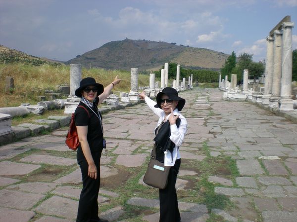 6月19日(木)トルコ旅行②の続々編・・・ペルガモン遺跡のアスクレピオン_f0060461_11271278.jpg