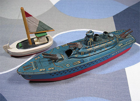 戦艦ティンtoyと包丁_f0001469_23242284.jpg