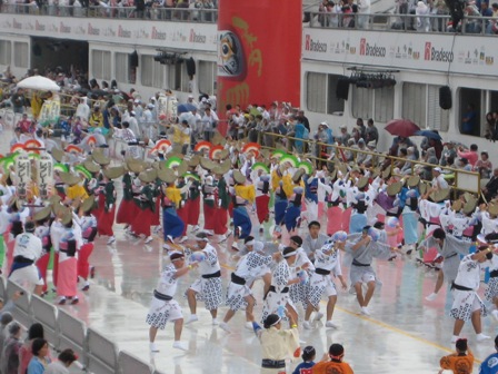 サンパウロ移民100年祭（サンボードロモ）…その１_f0146587_23181920.jpg