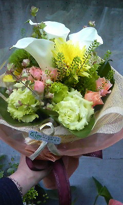 カラーを使った花束_c0137266_1673639.jpg