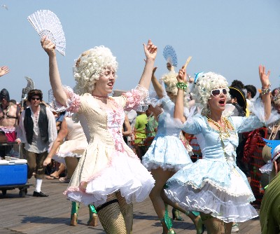 ConeyIsland Mermaid Parade。　その２。_b0131774_7524184.jpg