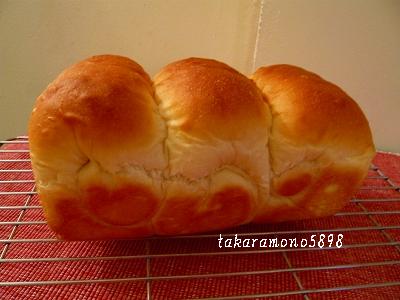 ライ麦パン、食パン、はちみつパン、ごまパン_c0153330_19331823.jpg