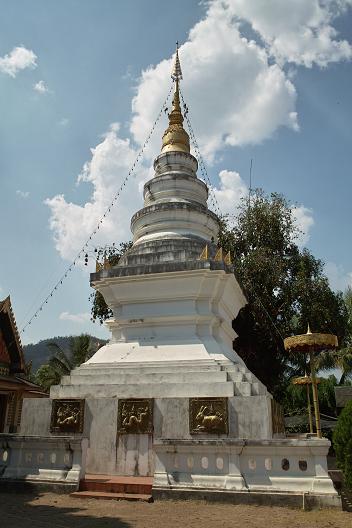 #132 ワット・プッタ・エーン(วัดพุทธเอ้น) ~チェンマイ~_c0039685_14551568.jpg