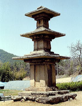 忘れへんうちに Avant d'oublier: 石塔寺の石塔は